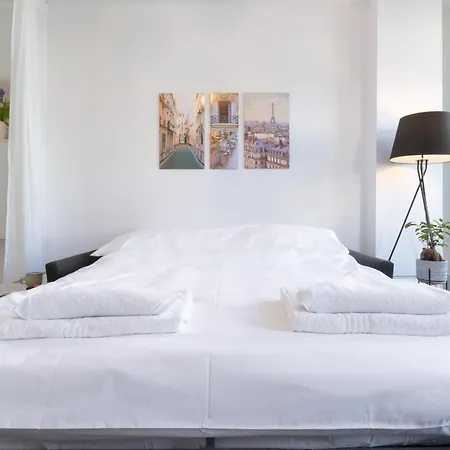 Ruhige In Zentraler Lage - Quiet Flat In A Location