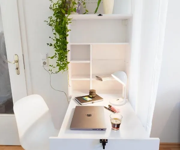 Ruhige In Zentraler Lage - Quiet Flat In A Location Magdeburg