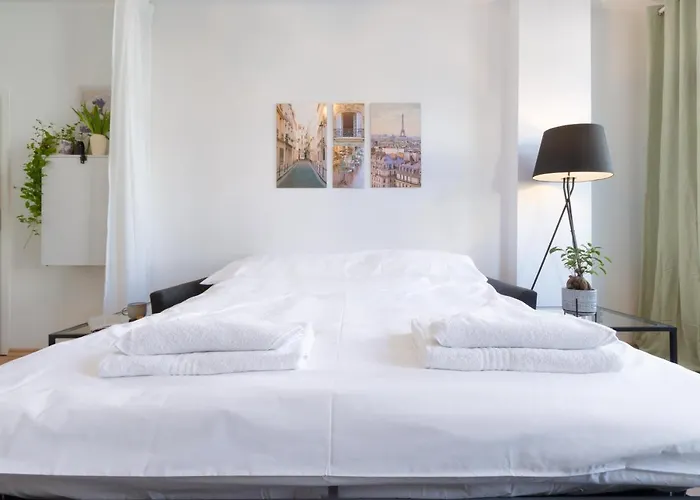 Ruhige In Zentraler Lage - Quiet Flat In A Location